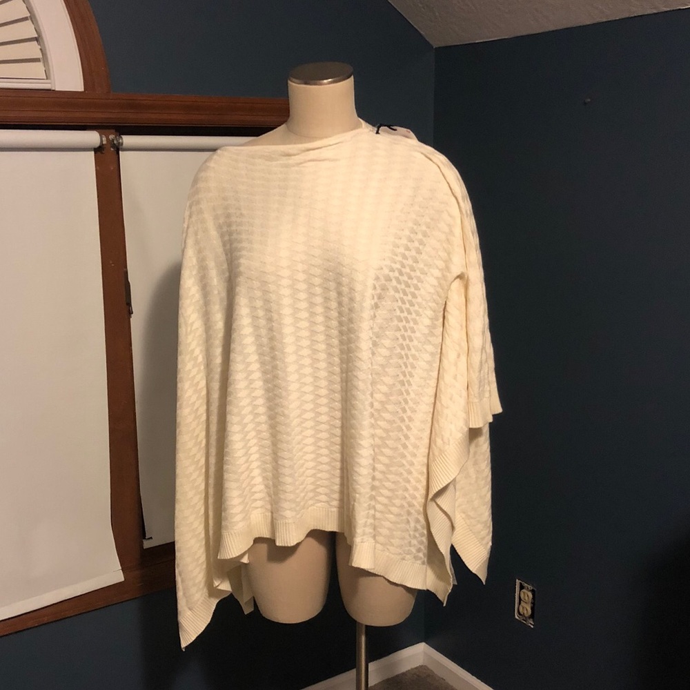NWT lululemon Divinity Poncho